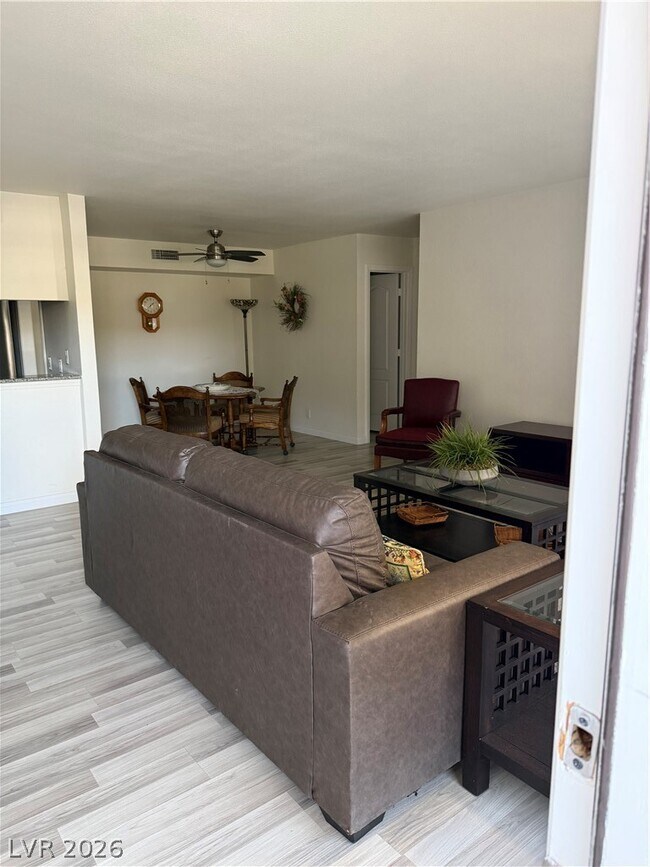Foto del edificio - 2845 Loveland Dr