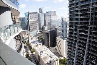Building Photo - 1000 Brickell Plaza