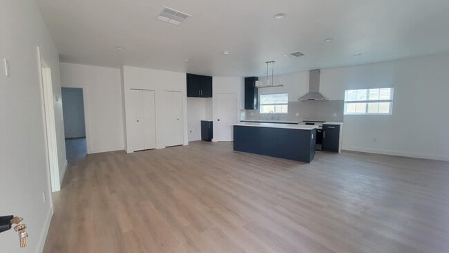 living room/kitchen - 14865 Grayville Dr