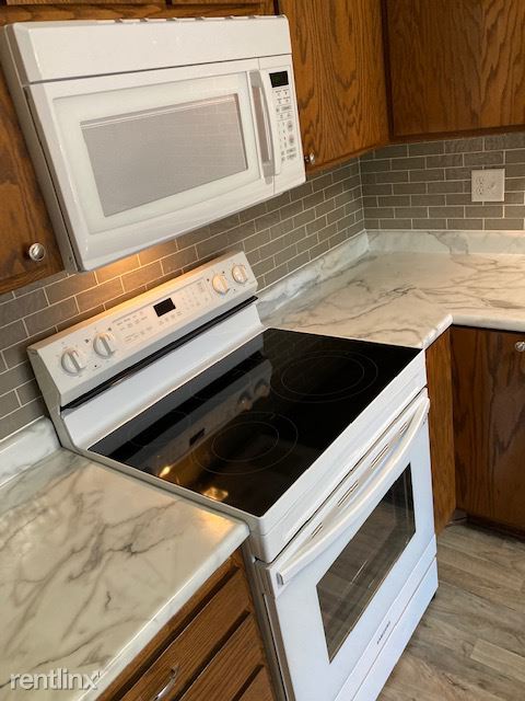 Foto del edificio - 1 br, 1 bath Condo - 7301 W 101st St