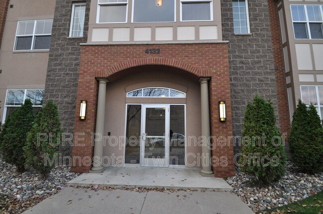 Building Photo - 4132 Vernon Ave S