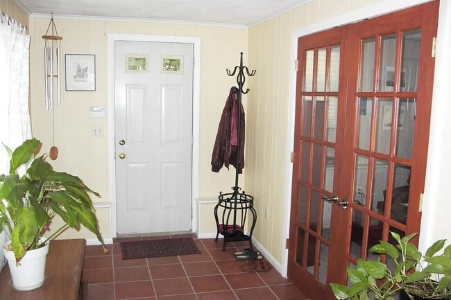 Photo - 1 Cayuga Dr House