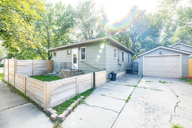 Foto del edificio - Cute midtown home for rent
