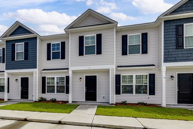Building Photo - 3 Bed 2.5 Bath, Multiple Townhomes Units A...