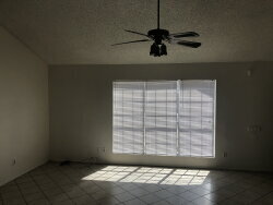 Building Photo - Great Location!   -  75th Ave & Camelback ...