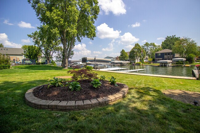 Building Photo - 1759 Rustic Ln