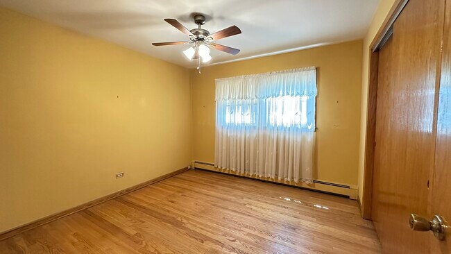 Foto del edificio - 5219 N Bernard St