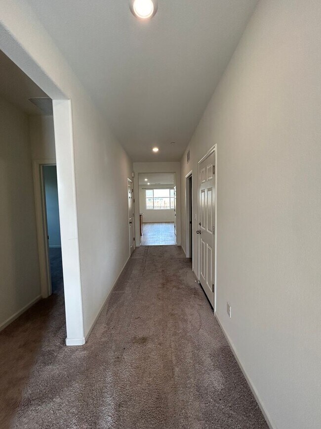 Foto del edificio - 672 Dorset Dr