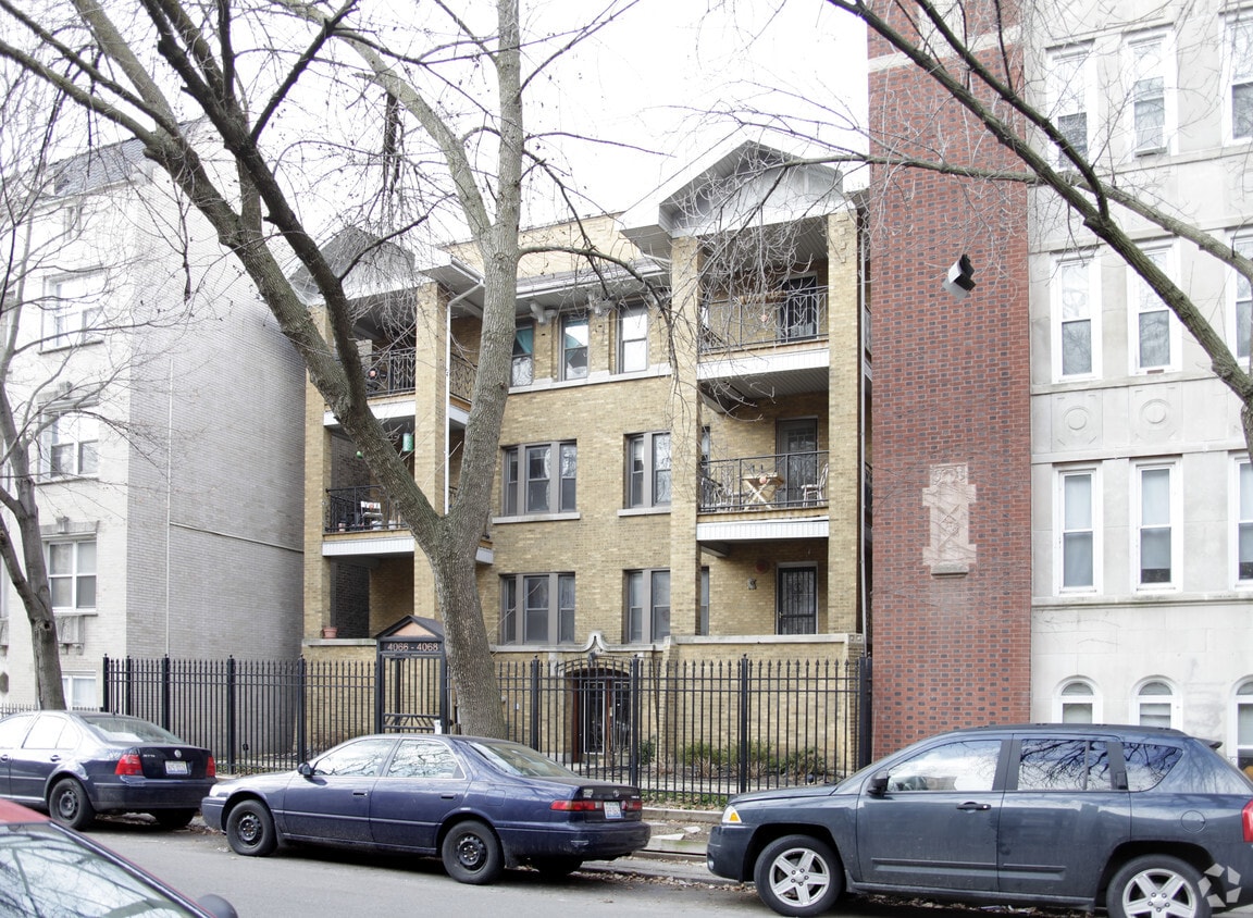 Building Photo - 4066-4068 N Kenmore Ave