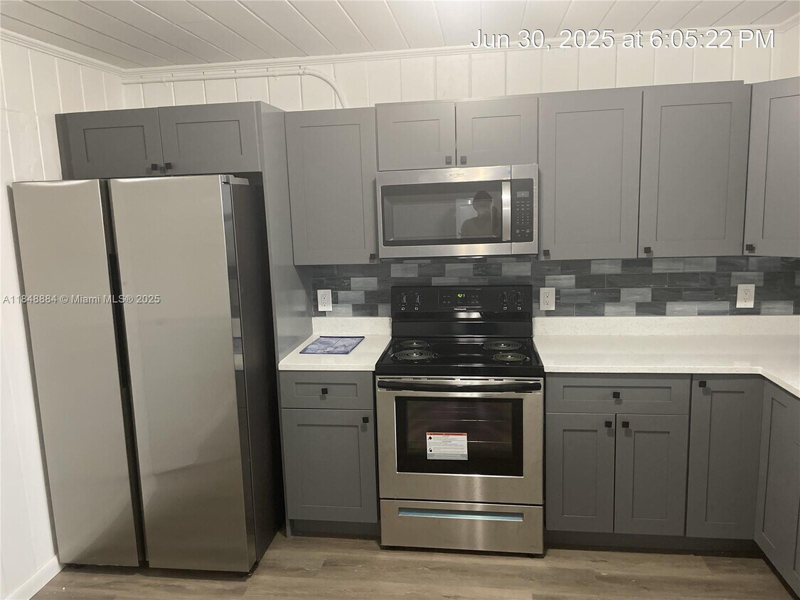 Foto principal - 4000 Greenwood Ave