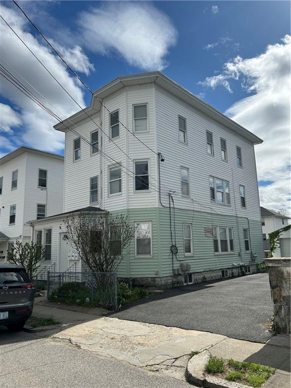 Foto del edificio - 38 Larch St