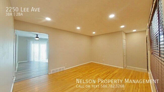 Foto del edificio - 2250 Lee Ave