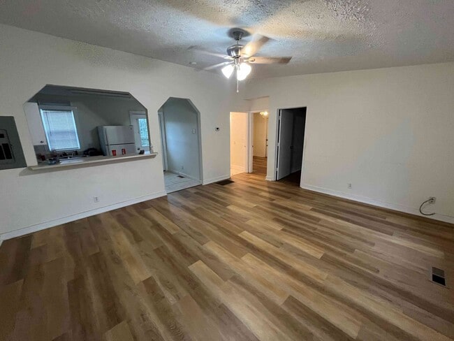 Foto del edificio - 4219 Snake Rd