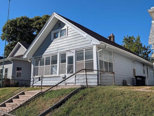 Charming Character-Filled Home Near Little Bohemia! - Charming Character-Filled Home Near Little Bohemia!