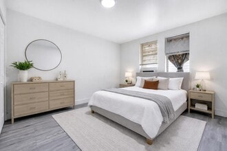 Building Photo - 1554 SW 5th St