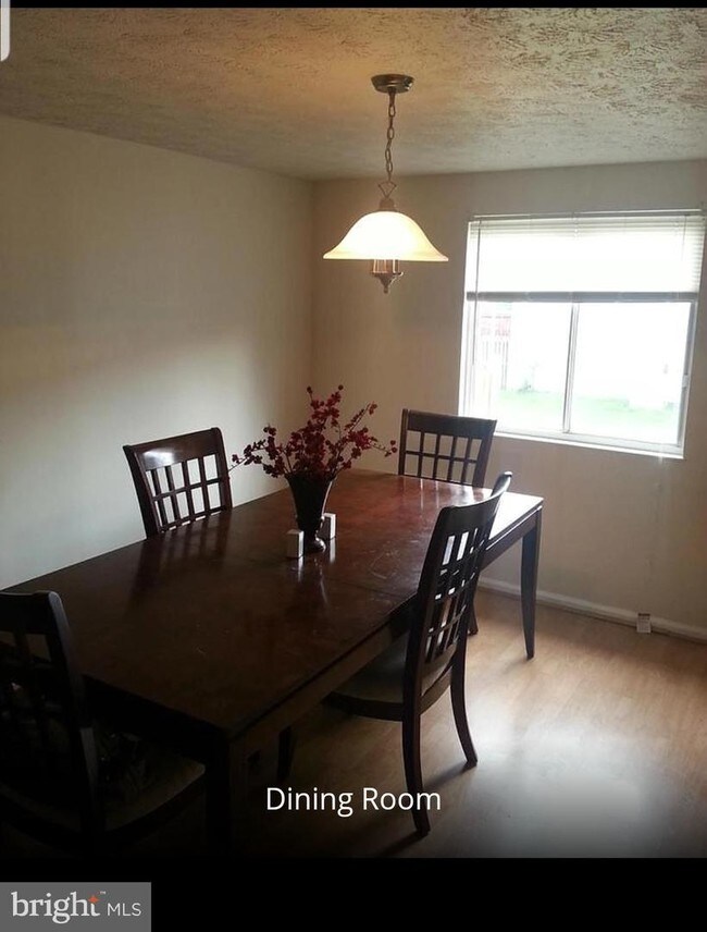 11425 Long Feather Ct Beltsville Md 20705 Townhouse For Rent