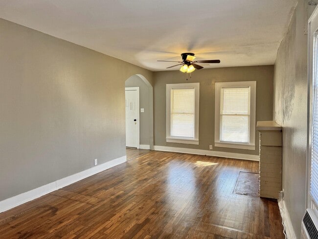 Building Photo - 3102 Cumberland Ave