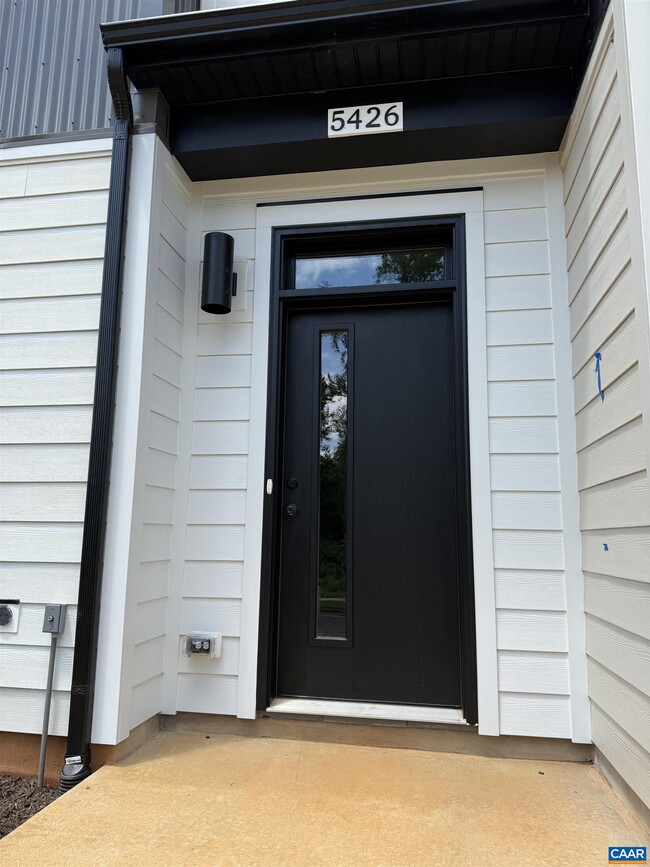 Building Photo - 5426 Golf Dr