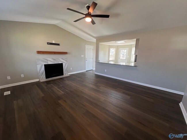 Building Photo - 132 Mandy Dr