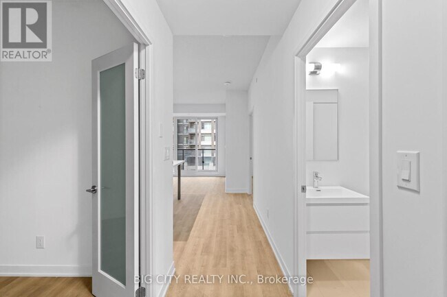 Photo du bâtiment - 8119 Birchmount Rd