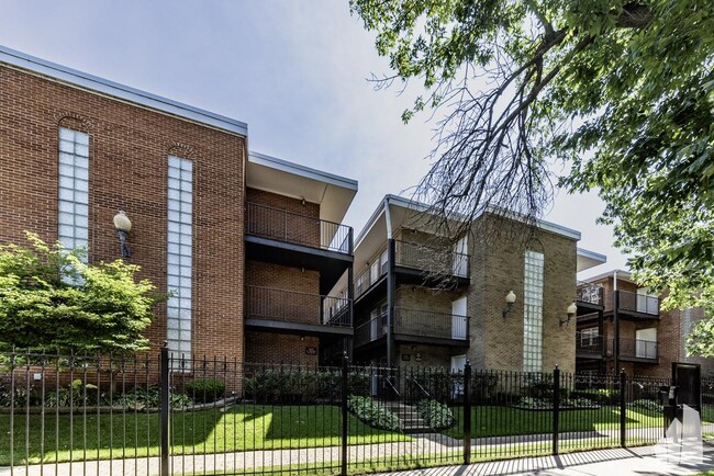 Foto del edificio - 0 bedroom in Chicago IL 60640