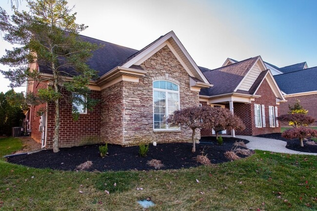 Building Photo - Fantastic Rental in the Cardinal Club!