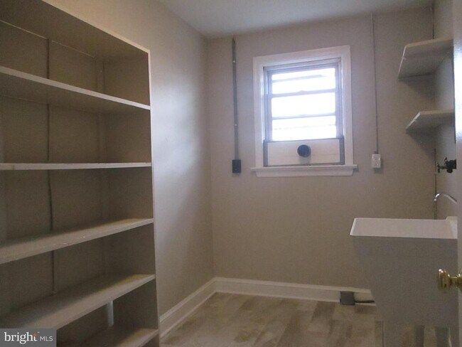 Foto del edificio - 204 E Ridgeville Blvd