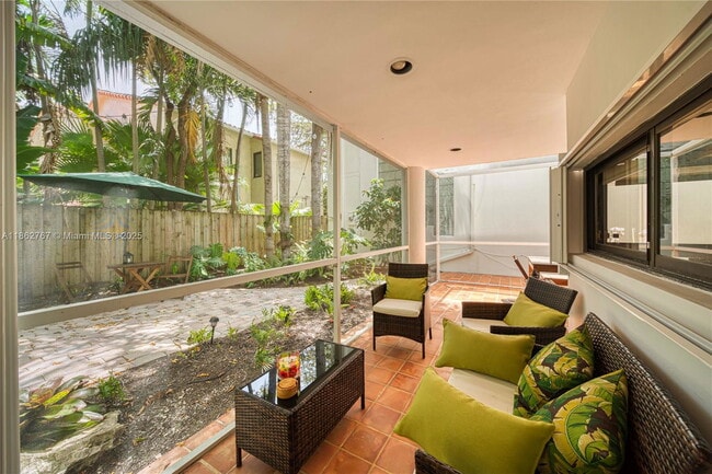 Foto del edificio - 2918 Whitehead St