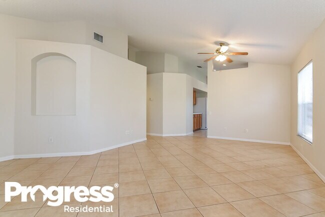 Building Photo - 12512 Midpointe Dr