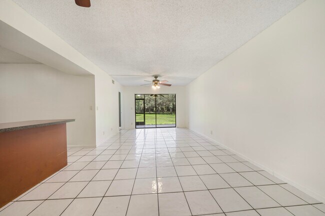 Foto del edificio - 3355 Jaywood Terrace