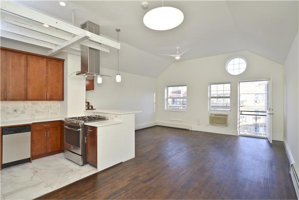 Building Photo - 3214 23rd St