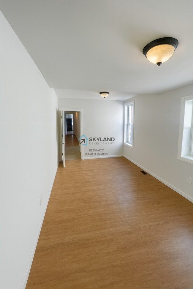 Building Photo - 1533 N Redfield St