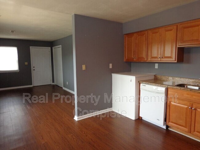 Building Photo - 4306 Killam Ave