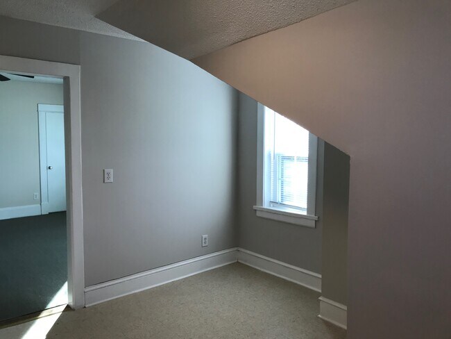 Foto del edificio - 1219 Grace Ave