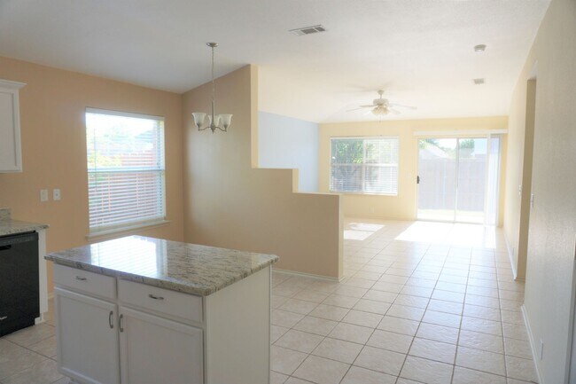 Foto del edificio - 2417 Hampton Dr
