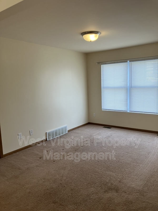 Building Photo - 212 Cardinal Wy