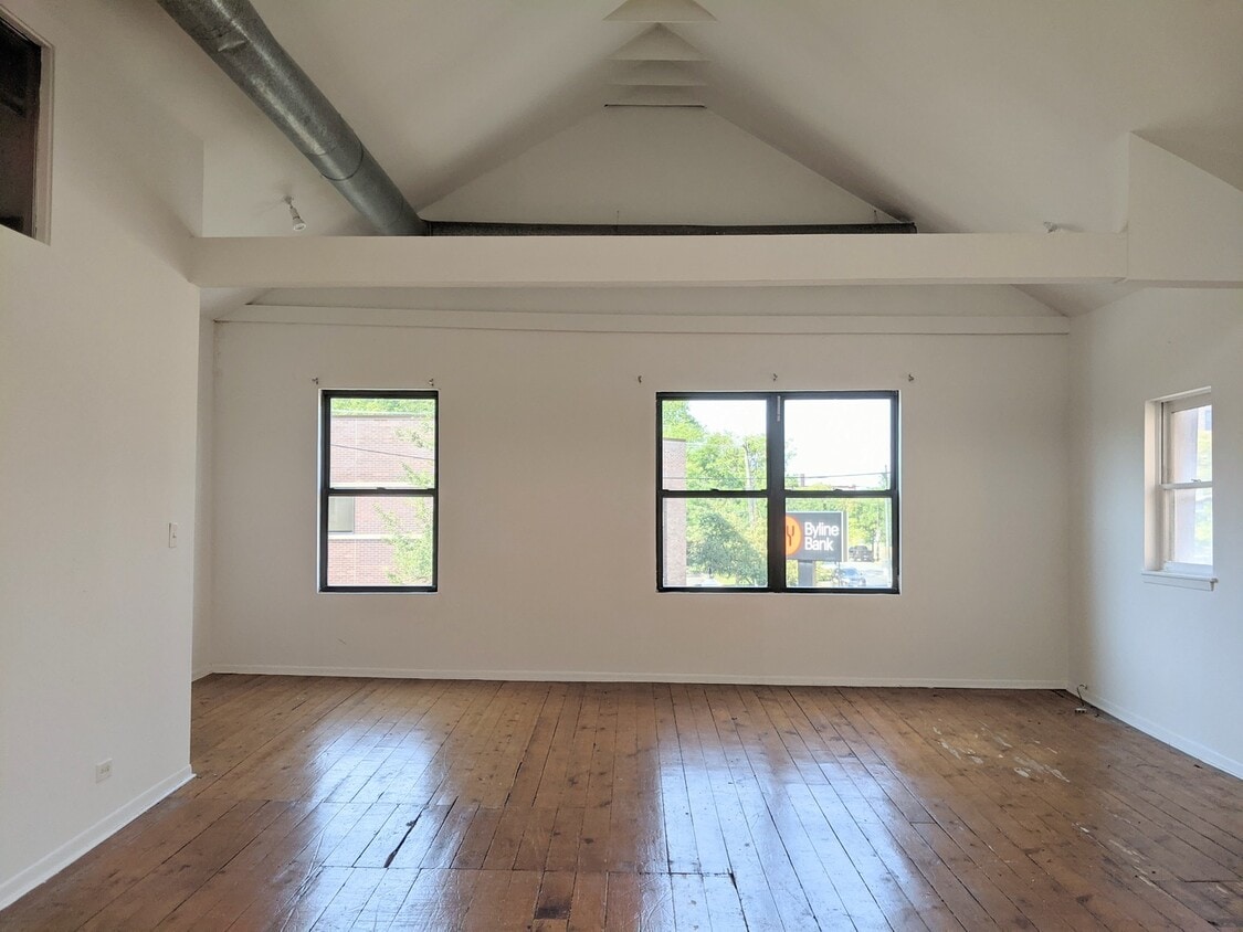 Building Photo - 1743 S Halsted St