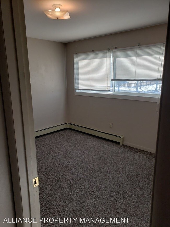 Building Photo - 304 S 20th Ave