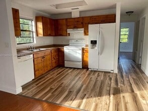 Building Photo - 1866 9th Pl