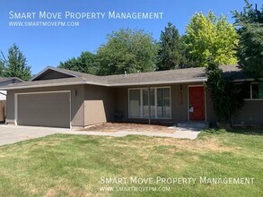 Building Photo - 9990 W Skycrest Dr