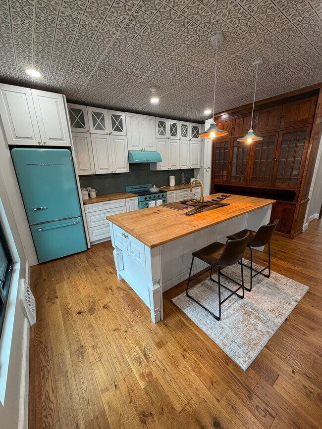 Foto del edificio - 400 N. 9th-4TH OFFSET