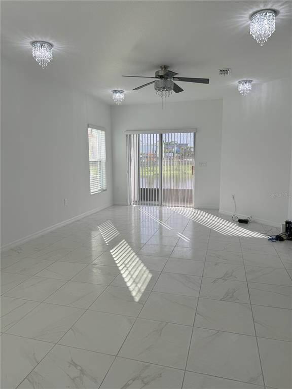 Foto del edificio - 3370 Beaute Dr