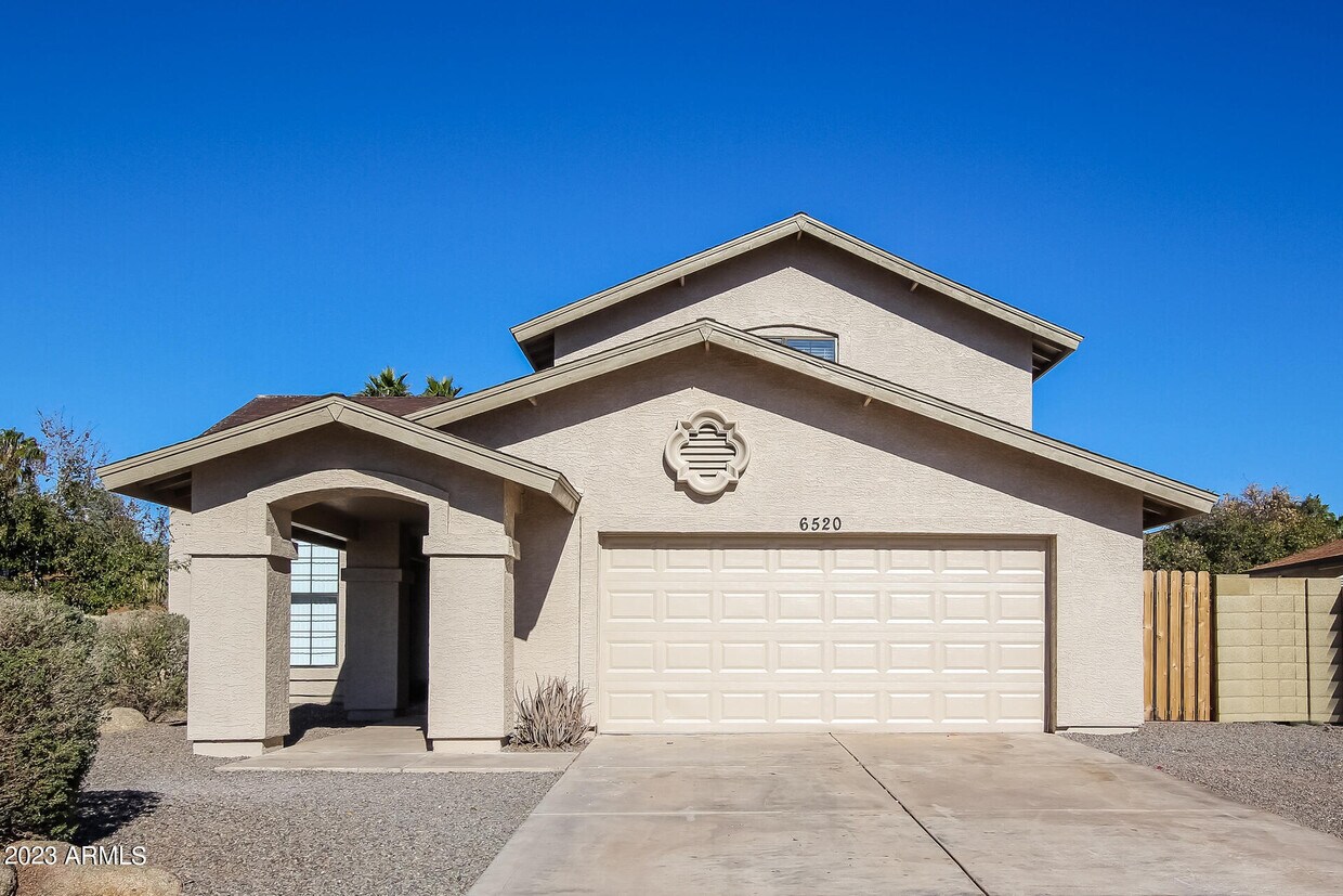 6520 W Paradise Ln, Glendale, AZ 85306 House for Rent in Glendale, AZ