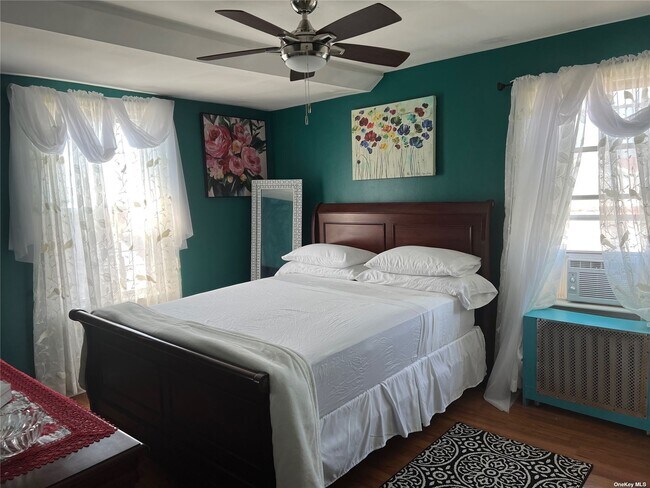 Foto del edificio - 523 Beach 66th St