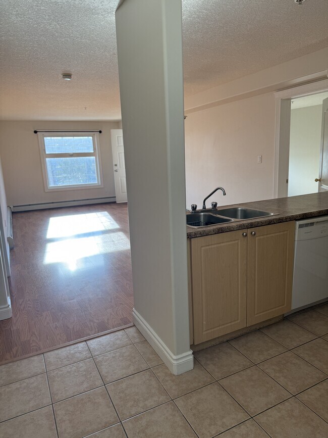 Photo du bâtiment - 4701 49 Ave