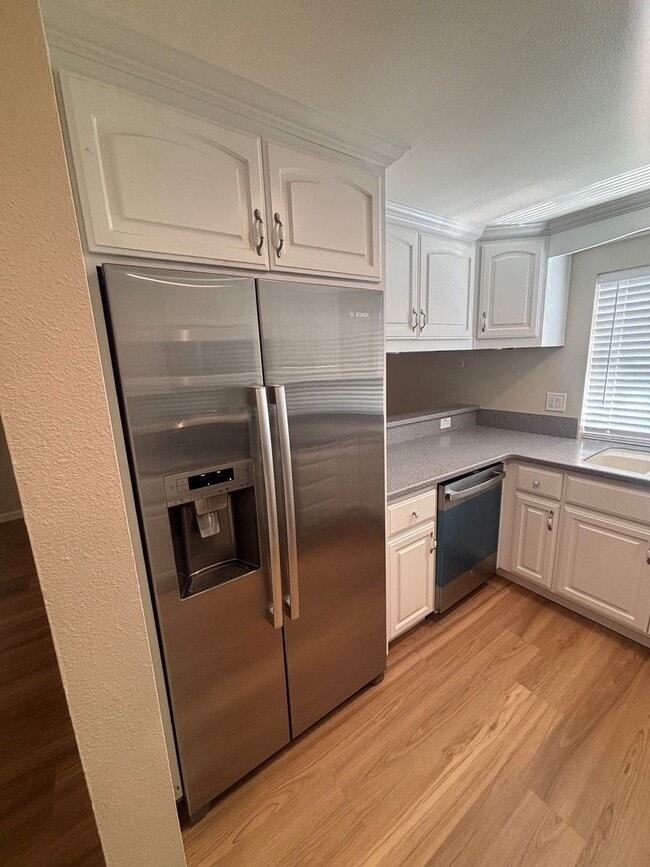 Building Photo - Updated 2 Bedroom 2 Bathroom Brush Creek Villa Condo with A/C