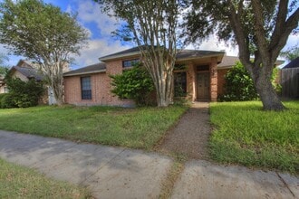 Building Photo - 4510 Silver Hollow Dr