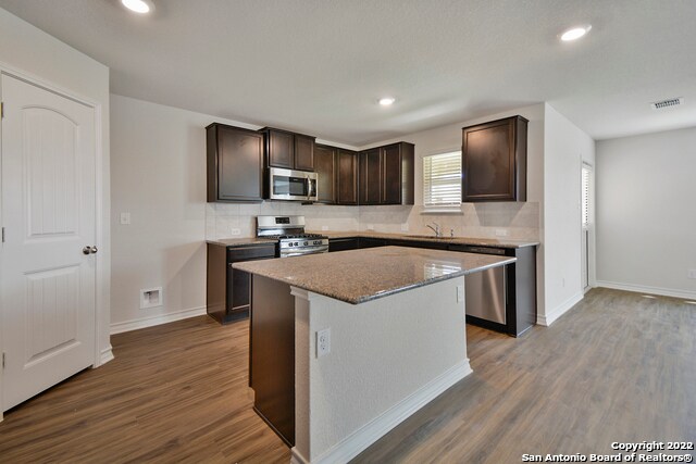 Building Photo - 6038 Akin Quay