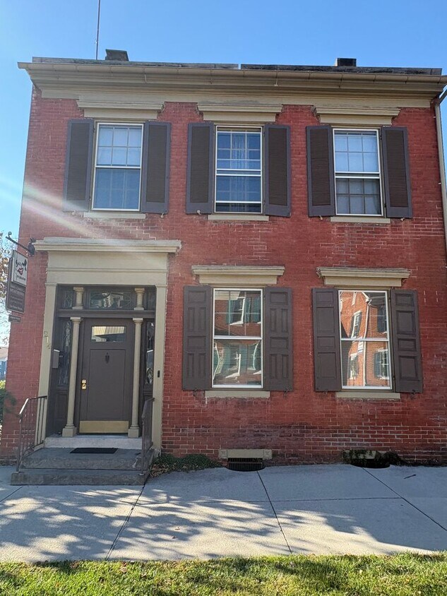 Primary Photo - Spacious 2-3 Bedroom Apartment in Hanover ...