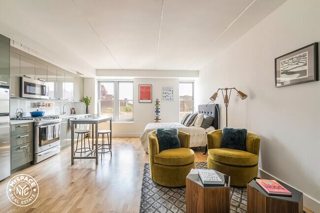 Building Photo - 310 Clarkson Ave